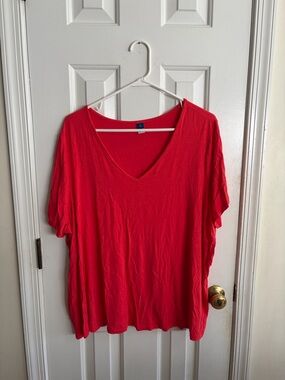 Old Navy Bright Red V-Neck Short Sleeve Tee